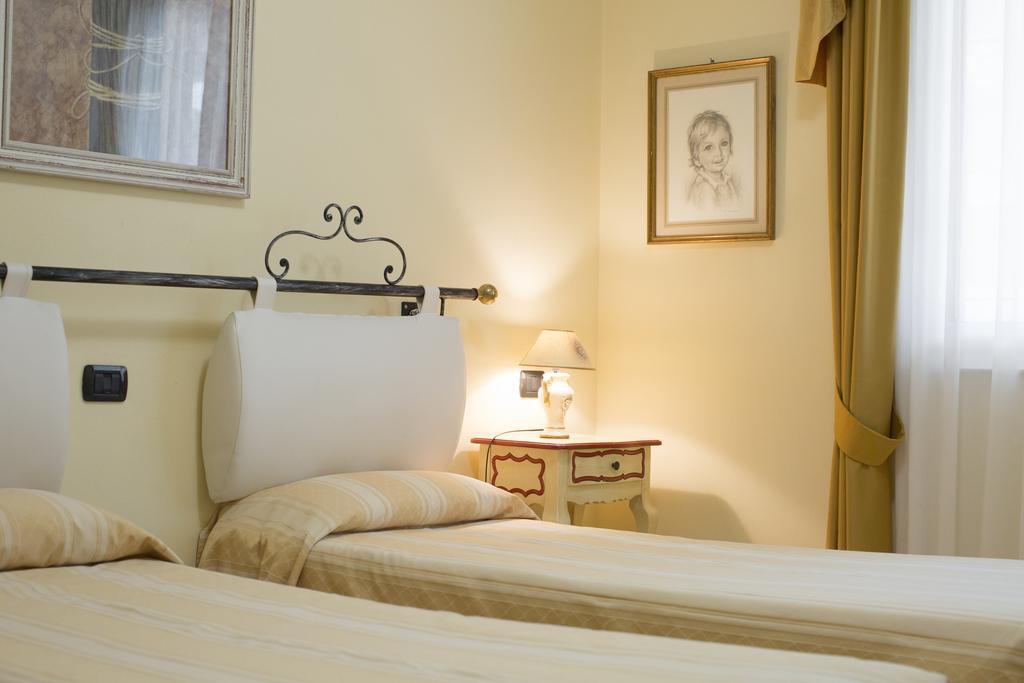 Relais Du Lac Desenzano del Garda Exteriör bild