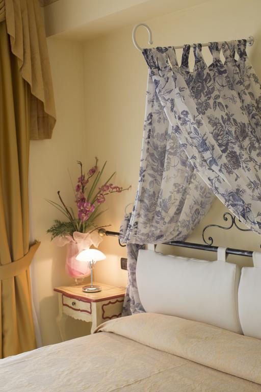Relais Du Lac Desenzano del Garda Exteriör bild